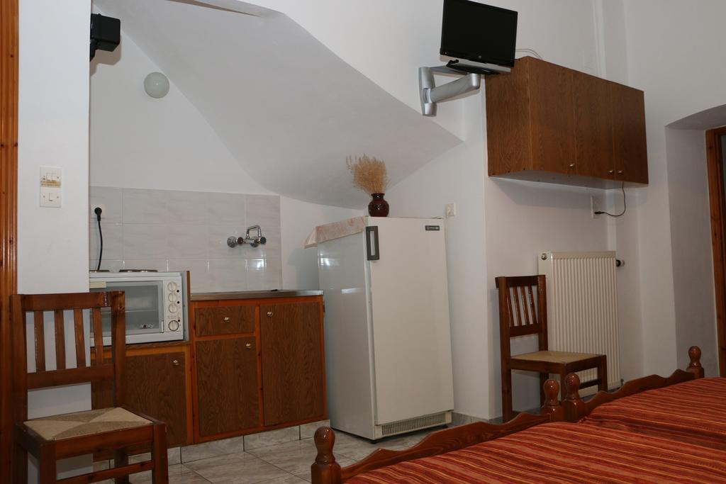 Maleatis Apollo Guesthouse Kosmás المظهر الخارجي الصورة