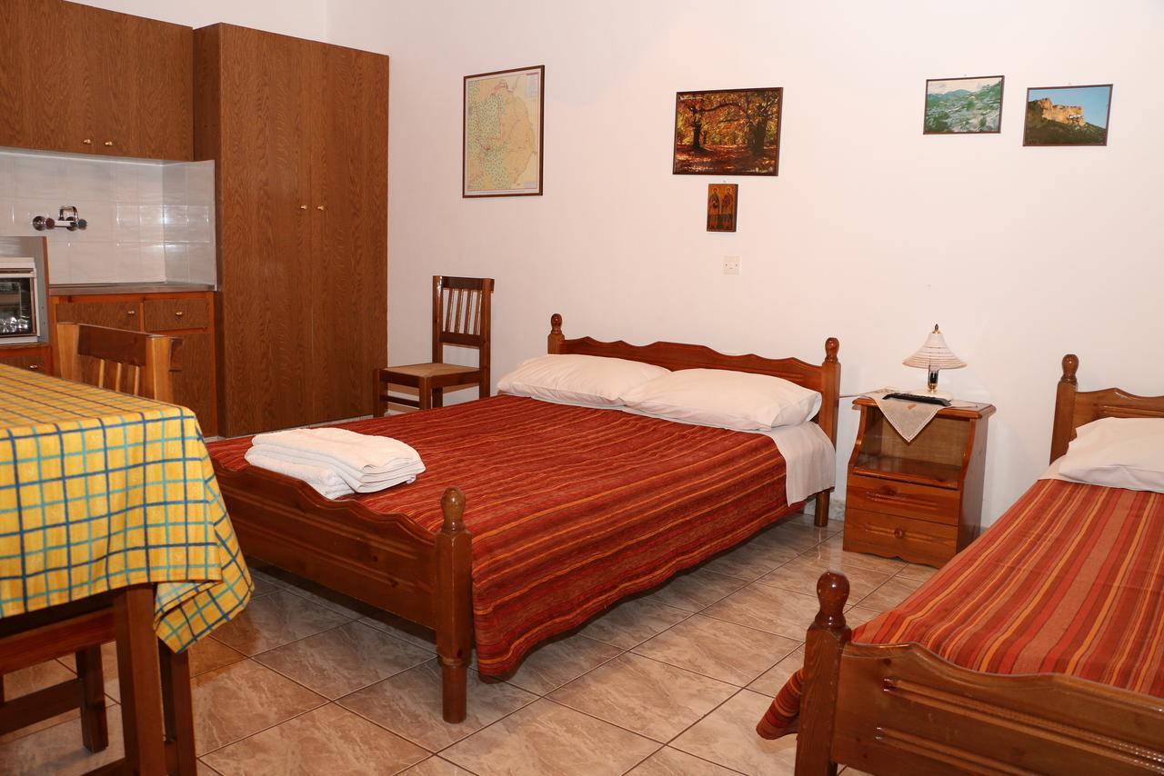 Maleatis Apollo Guesthouse Kosmás الغرفة الصورة